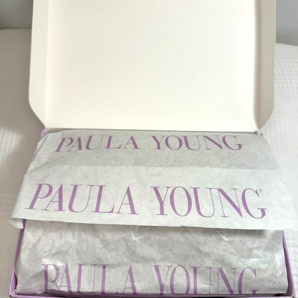 Victoria WhisperLit, Wig by Paula Young - Picture 4 of 7